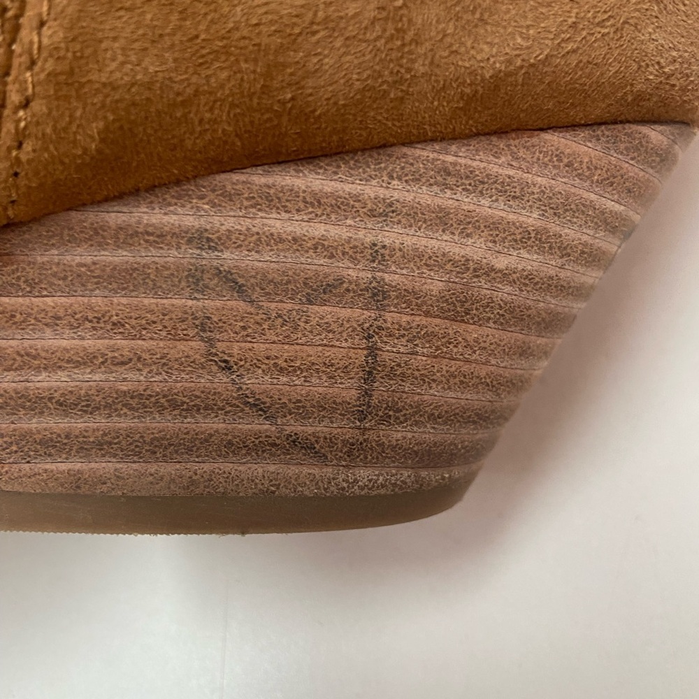 🔴5/$15 DV by Dolce Vita Tan Suede Ankle Booties - Picture 6 of 12